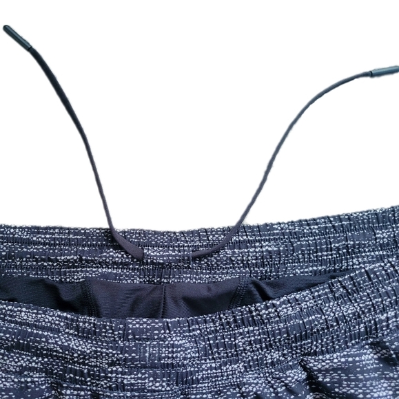 Lululemon \ Pacebreaker Short *Lined 9" / XL / All Court Texture White Black - Picture 5 of 7